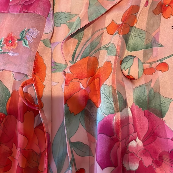 Victoria secret robe - Picture 2 of 5